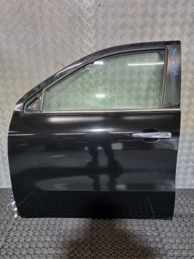 Mercedes x-class x470 вхідні двері