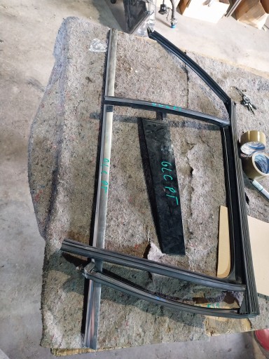 A2537350425 - MERCEDES X253 W253 GLC SUV ПРОКЛАДКА ДВЕРІ ЗАДНЯ ПРАВА ХРОМОВАНА НАБІР ПОРОГІВ