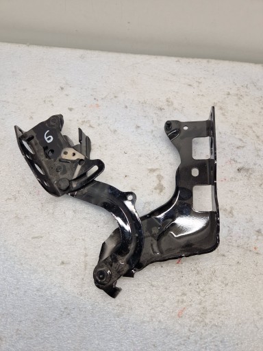 MERCEDES w213 петля капота левая A2138800128