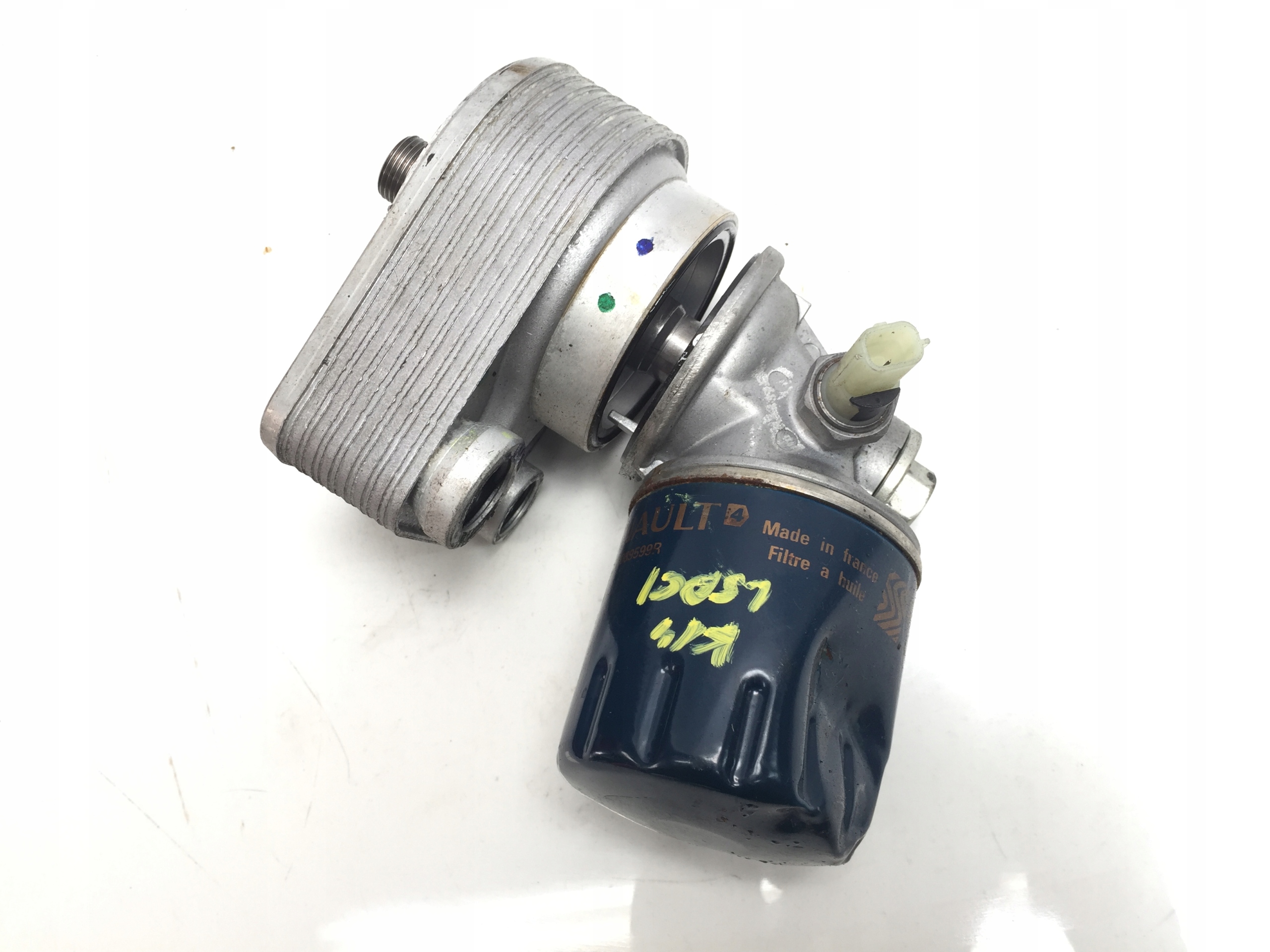 8200923115 - Micra K14 1.5 dCi радиатор масляный фильтр база