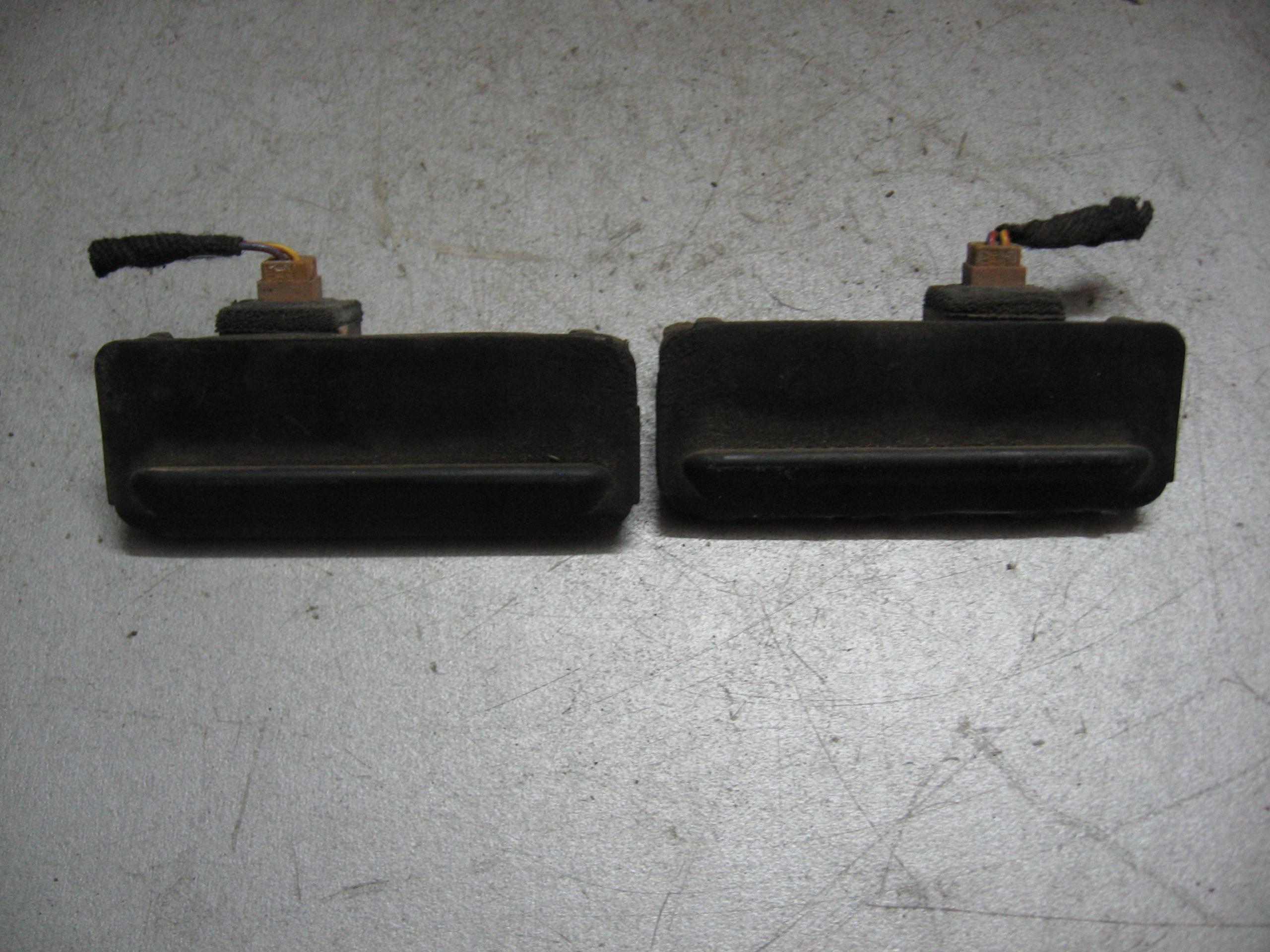 8D0827566A - Ручка двери багажника AUDI A3 A4 B5