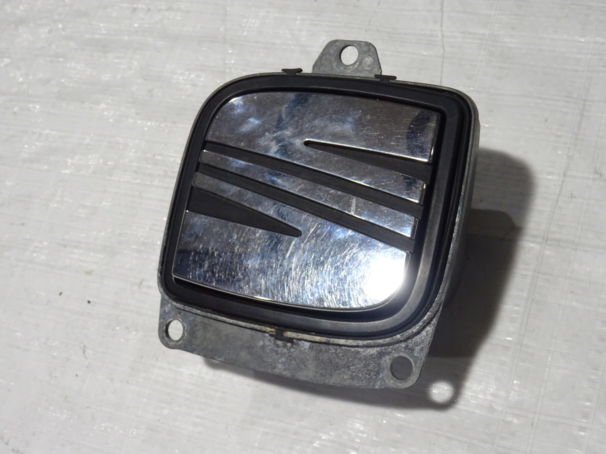 5P0827565C - MIKROSTYK РУЧКА ЛЮКА СЗАДИ SEAT ALTEA TOLEDO III 3