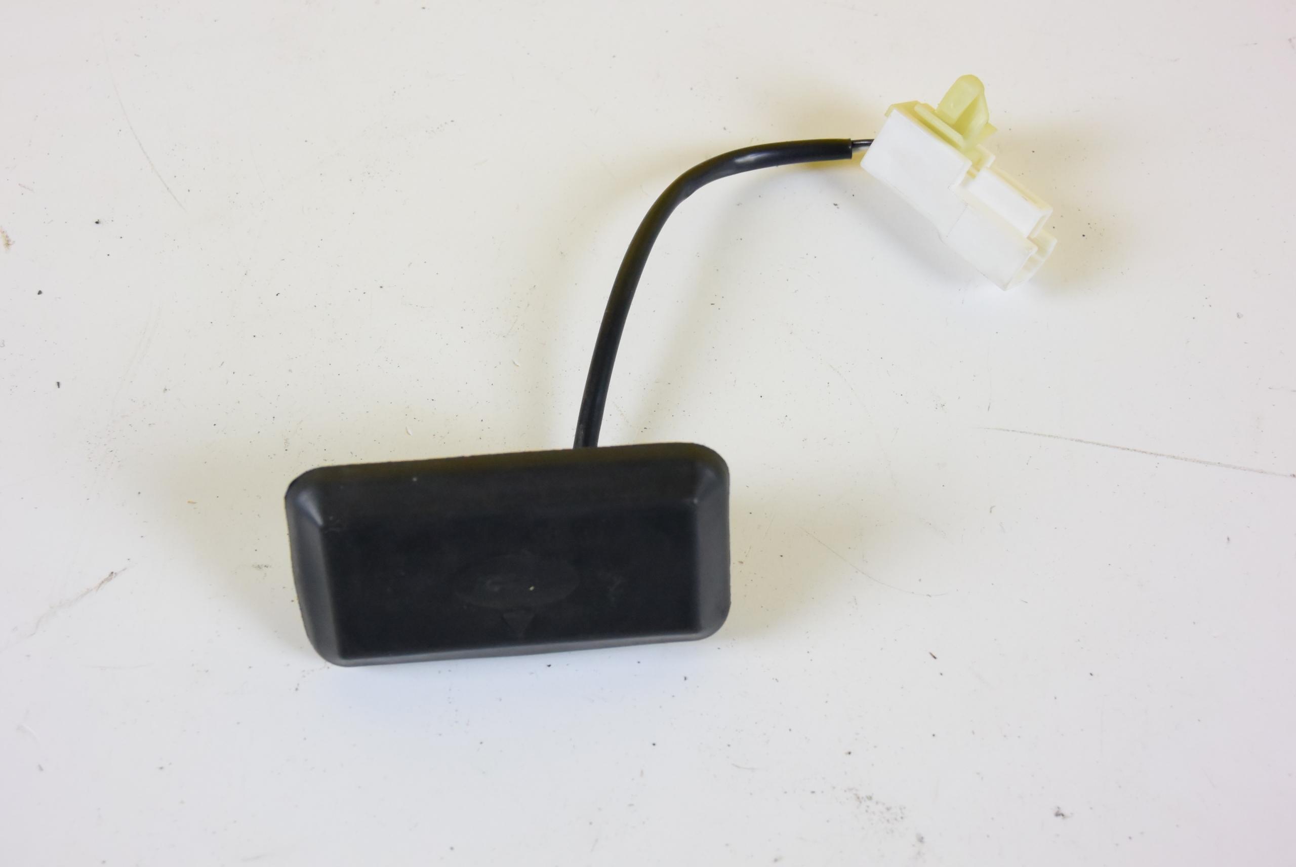 Микропереключатель багажника HYUNDAI I40 SEDAN LIFT