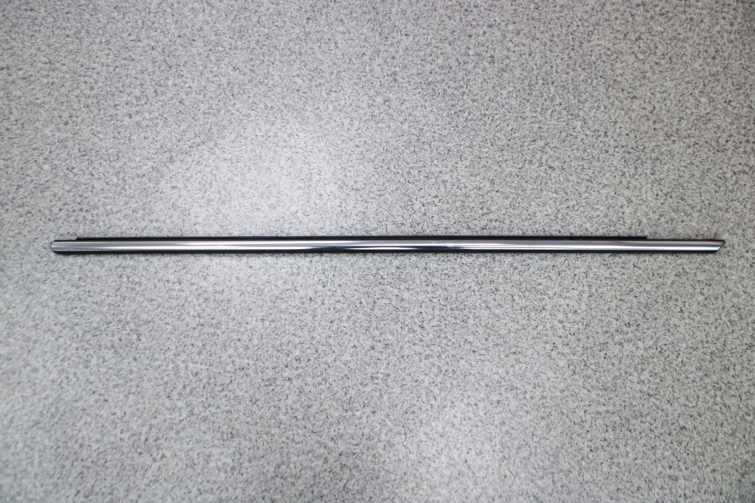 Міні F56 F57 накладка двері ліва хром 7299991