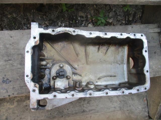 038103603L - Чаша масляний піддон 1.8 AGN AUDI A3 GOLF 4 BORA