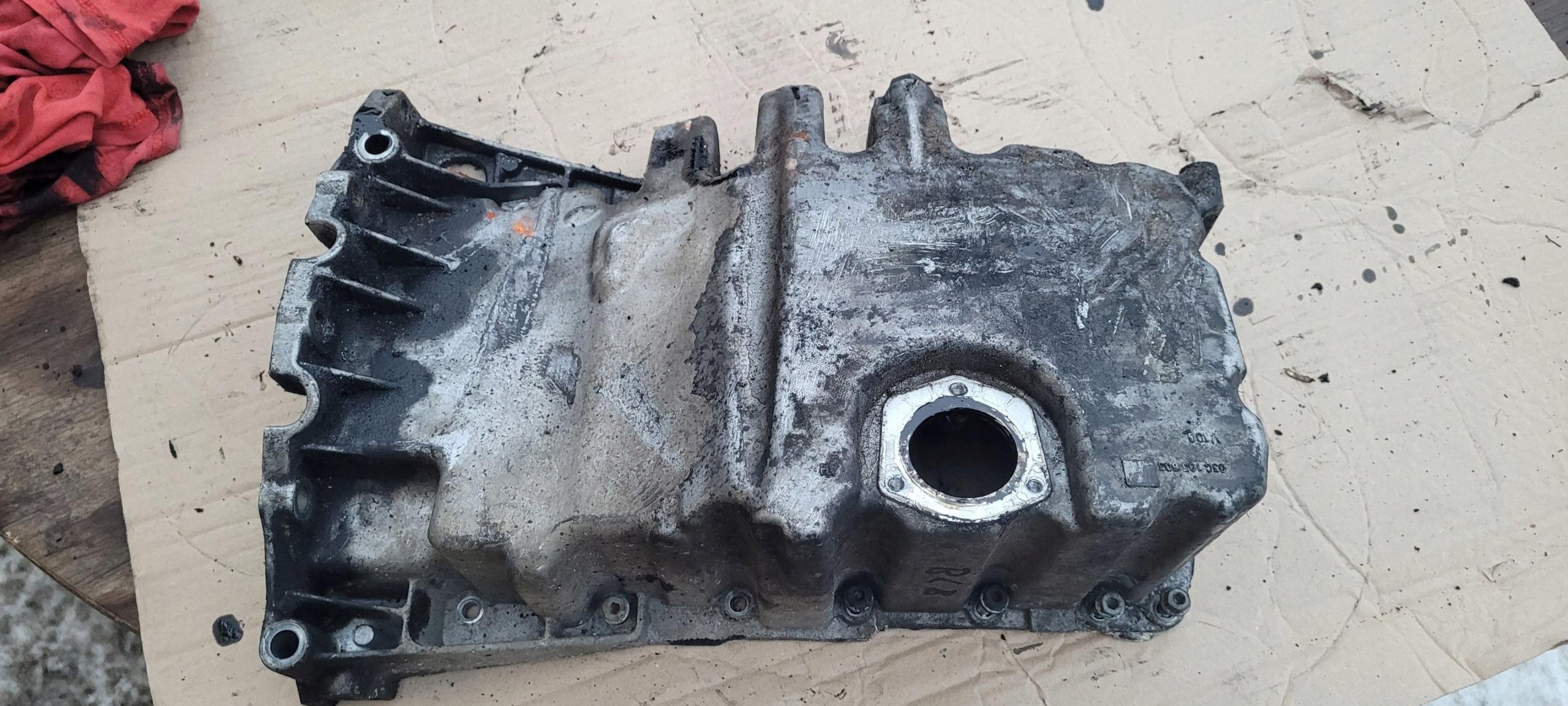 03G103603 - Чаша масляний піддон AUDI A6 C6 A4 B7 2.0 TDI BLB