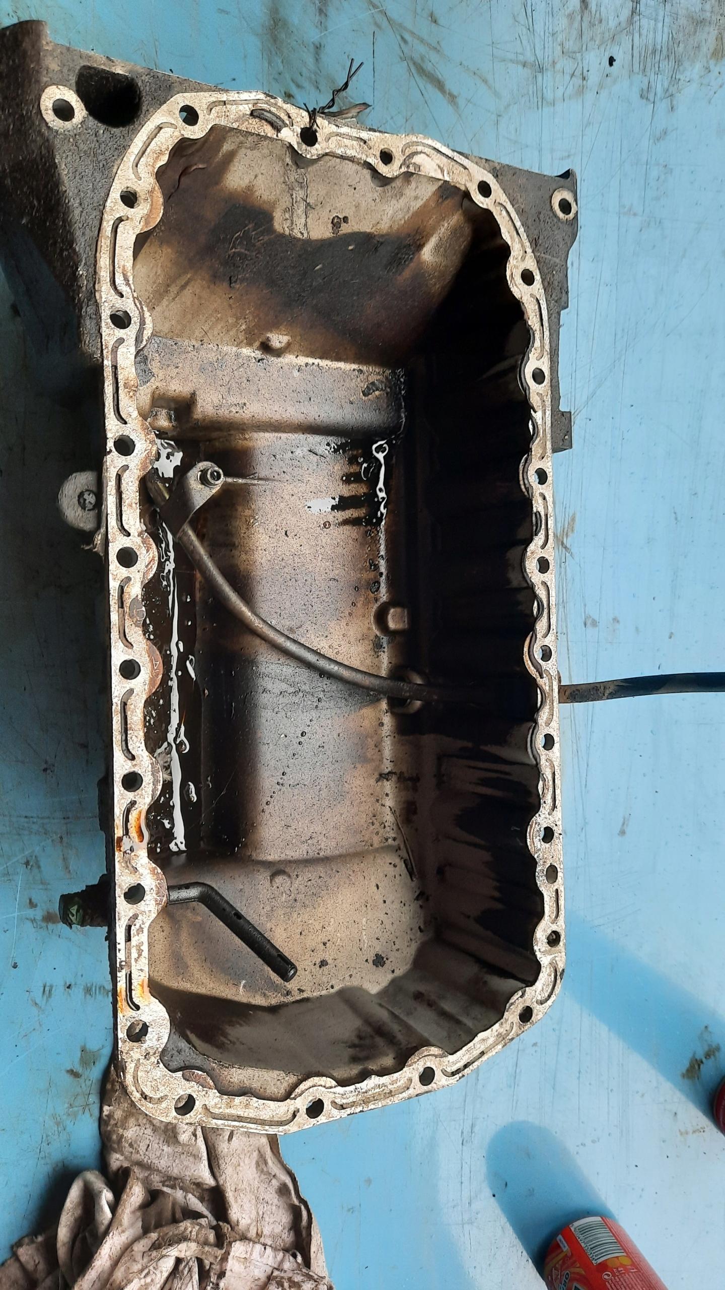 Масляный поддон 9637093810 CITROEN C8 2.0 B