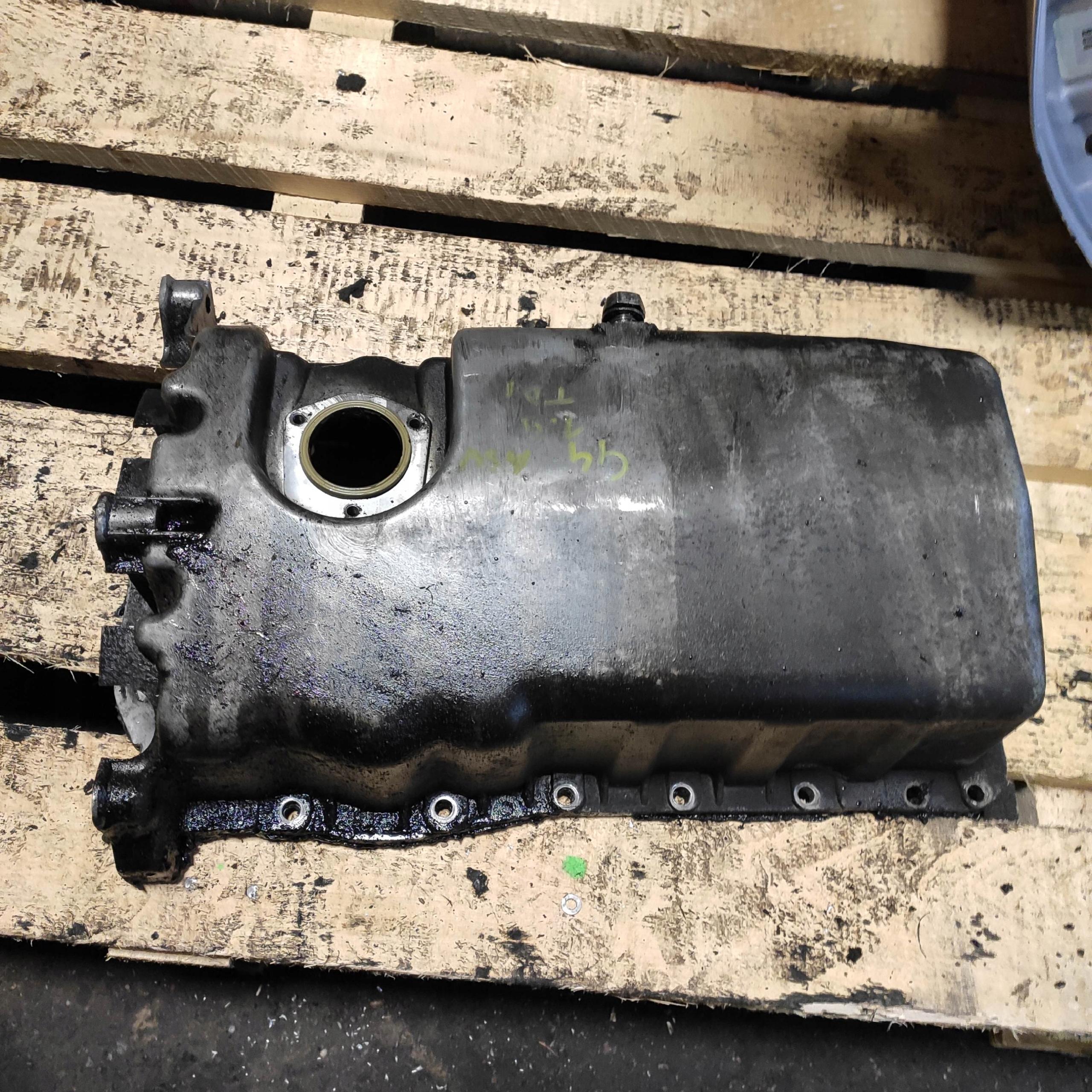 Масляний піддон VW GOLF 4 BORA LEON A3 1.9 TDI ASV