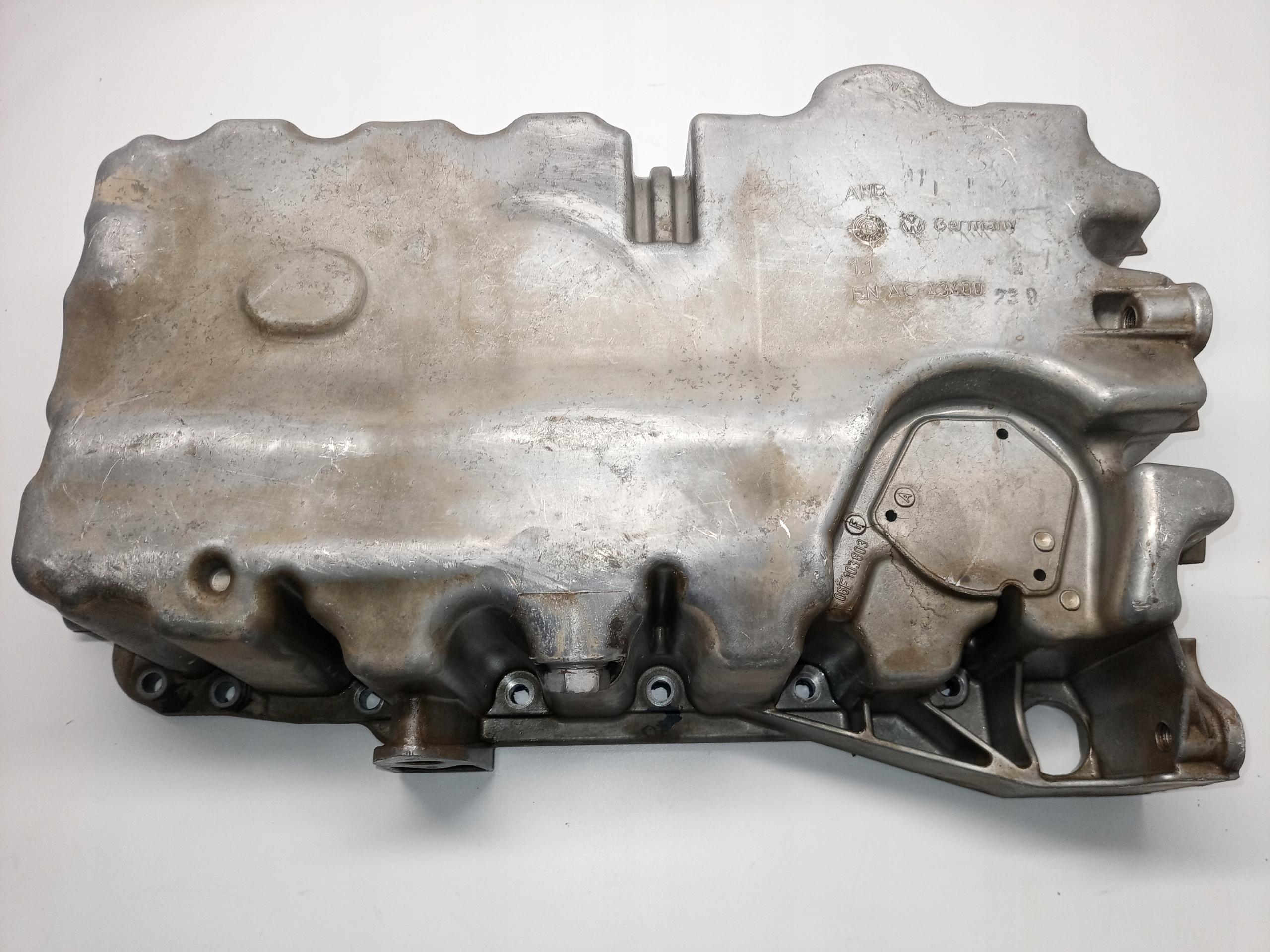 МАСЛЯНИЙ ПІДДОН AUDI VW SKODA 2.0 FSI 06F103603F