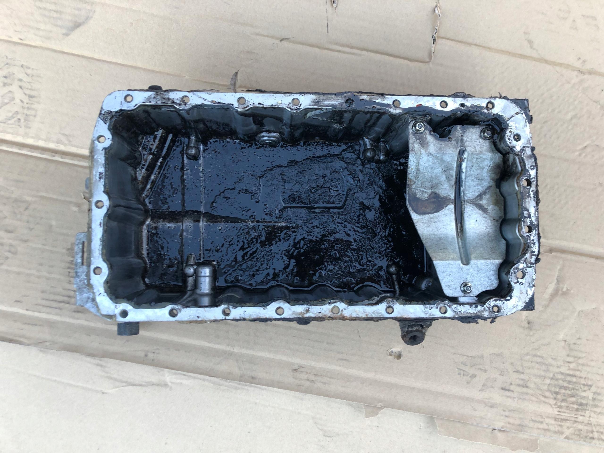332590151 - Масляный поддон VOLVO C30 C70 S40 V50 V70 2.0 D 136K