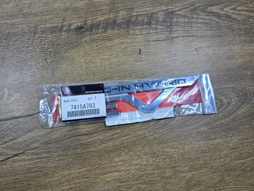 MITSUBISHI ECLIPSE ХРЕСТ БЕЙДЖ ЕМБЛЕМА 7415A783