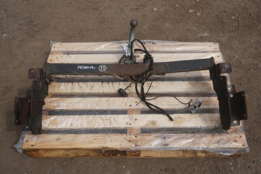 MITSUBISHI PAJERO III БУКСИРОВОЧНЫЙ КРЮК 2004 г.