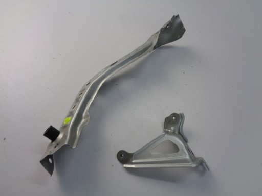 Крепления правого крыла TOYOTA COROLLA E21 XII 2022 год 2RD