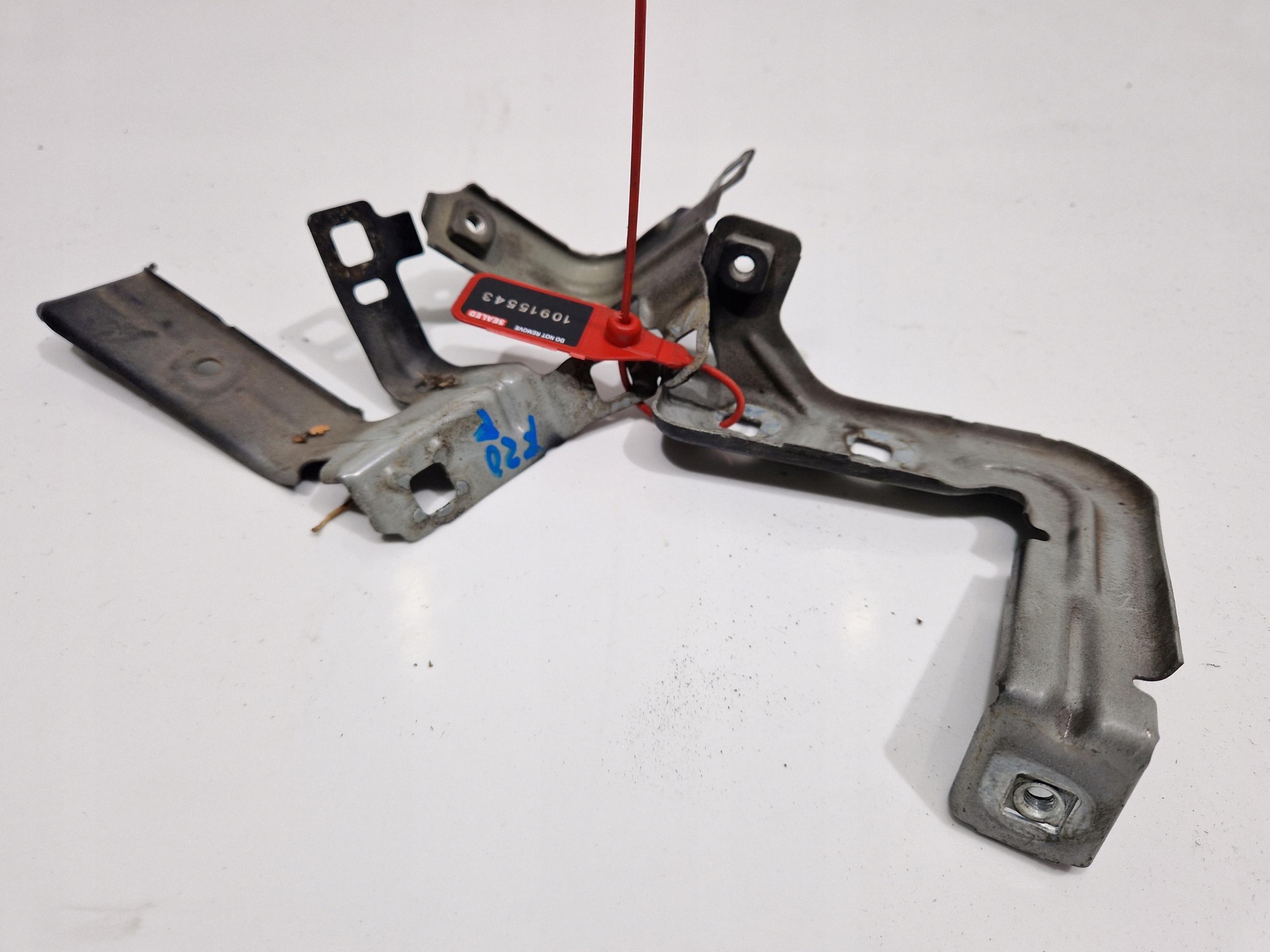 Кріплення крила BMW 1 F20 праве в зборі