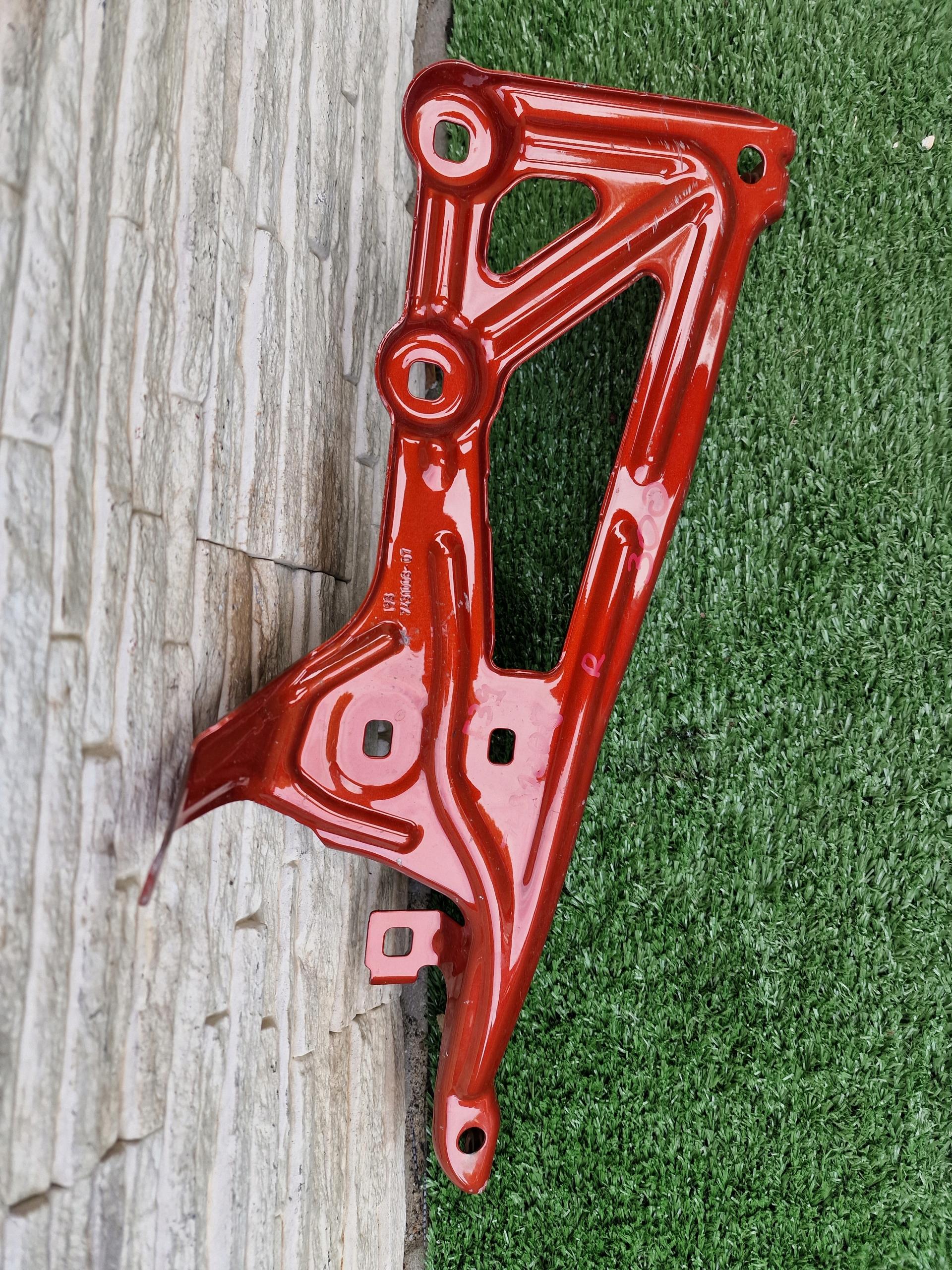 Кріплення крила BMW X2 F39 7431008