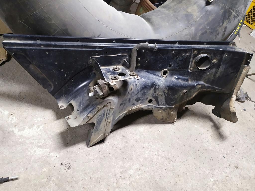 Крепление крыла фартук левый MERCEDES W463 G463