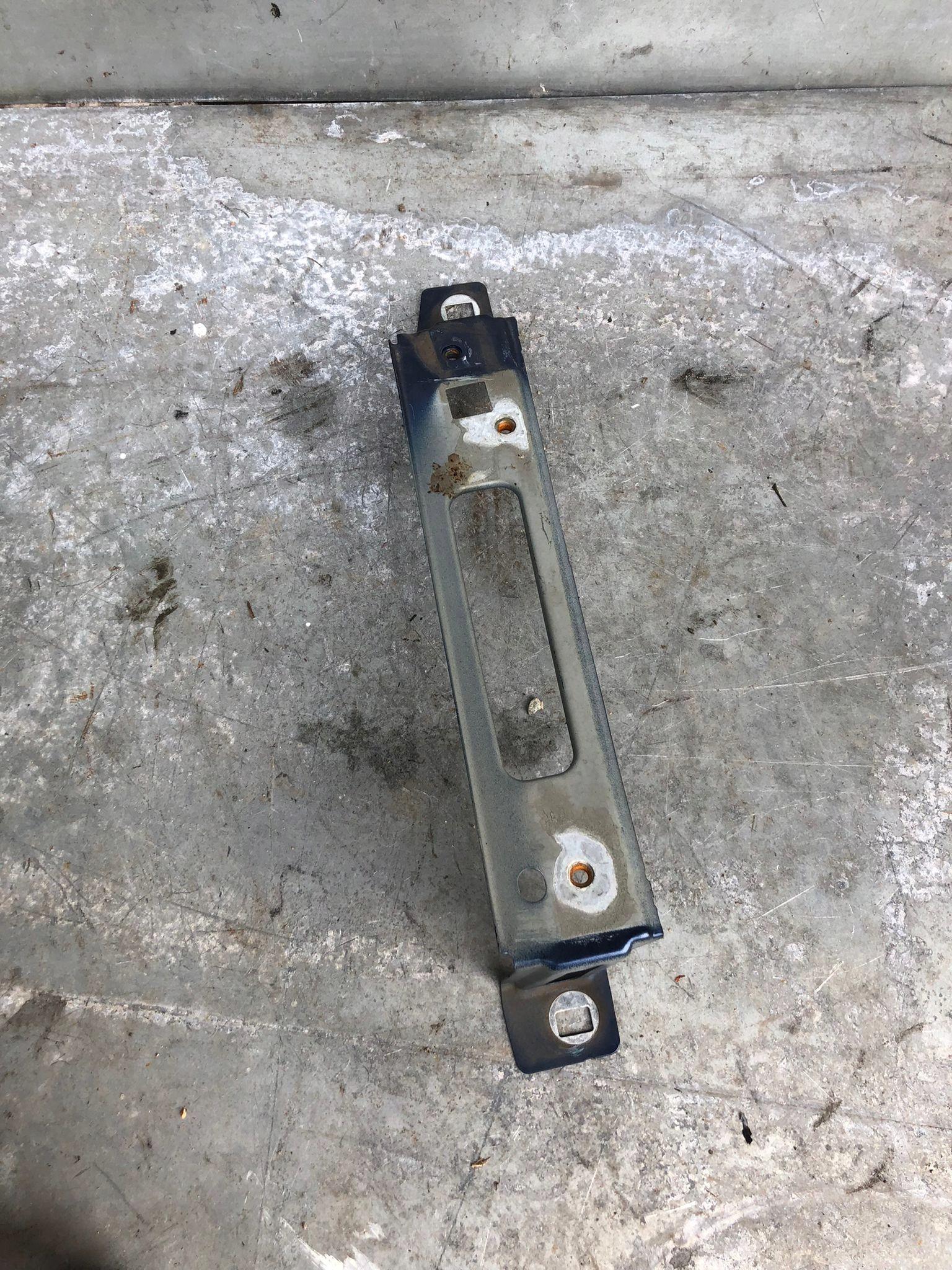 КРЕПЛЕНИЕ КРЫЛА KADJAR ЛЕВОЕ