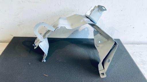 Кріплення крила ліве AUDI Q8 4m8821131a