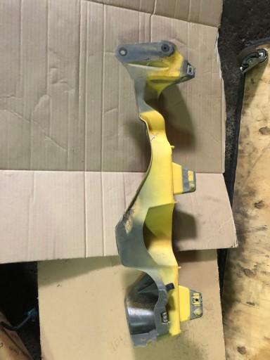 КРІПЛЕННЯ КРИЛА-ЛІВЕ RENAULT KANGOO 8200381901