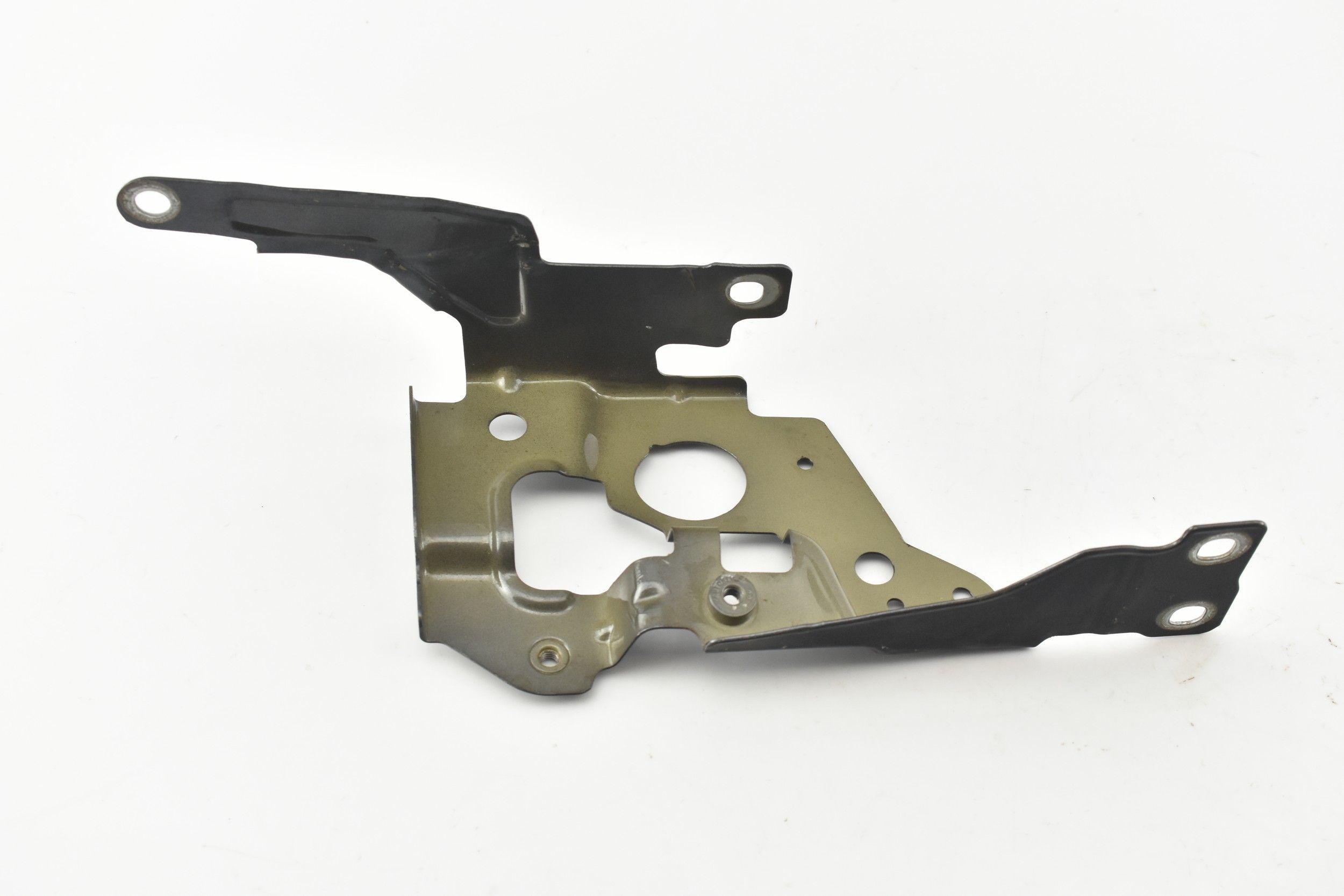 Кріплення крила лівий передній 7419401 BMW G20