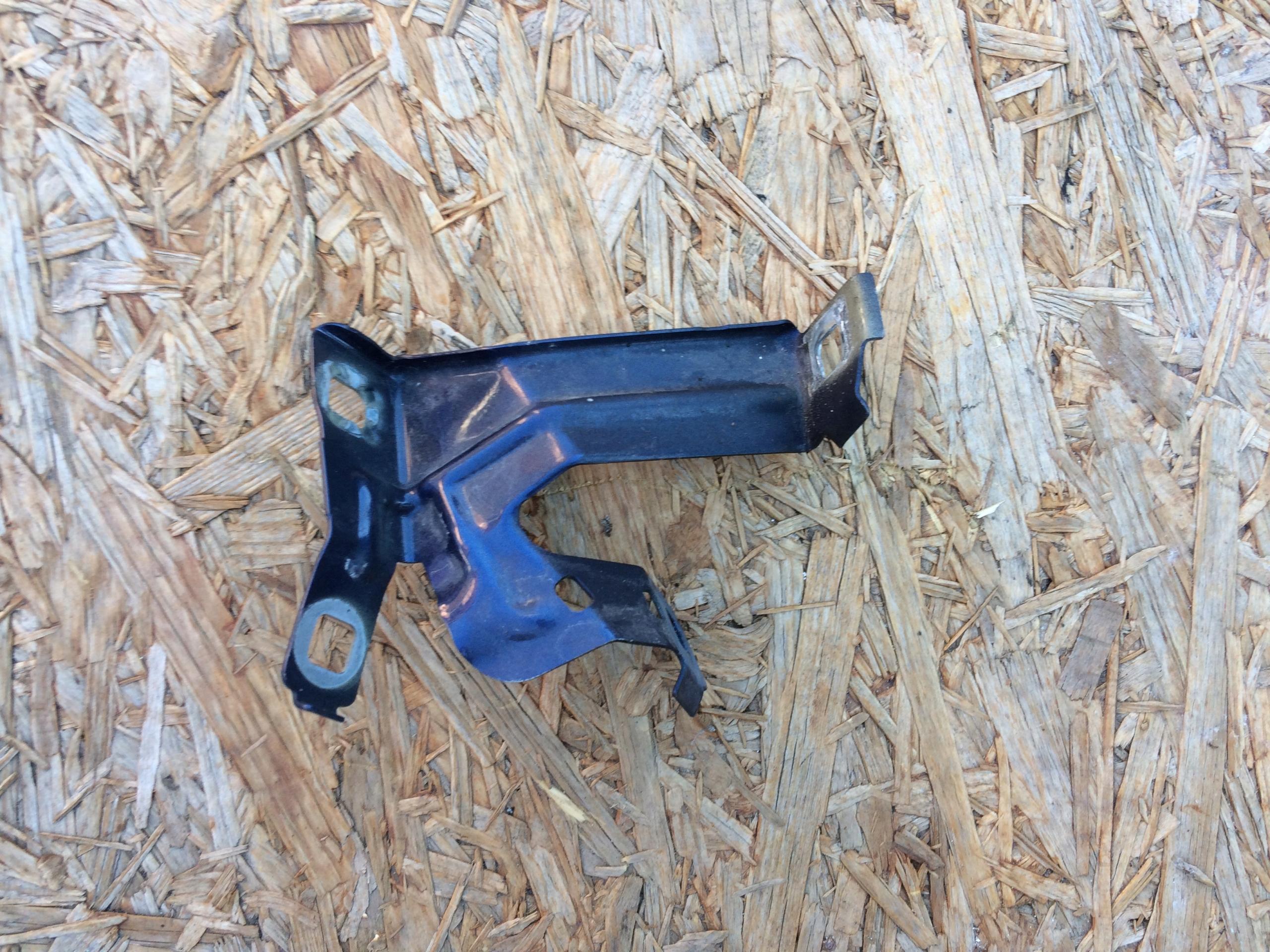 7298037 - Кріплення крила переднє ліве BMW F30 F31 F32 F36