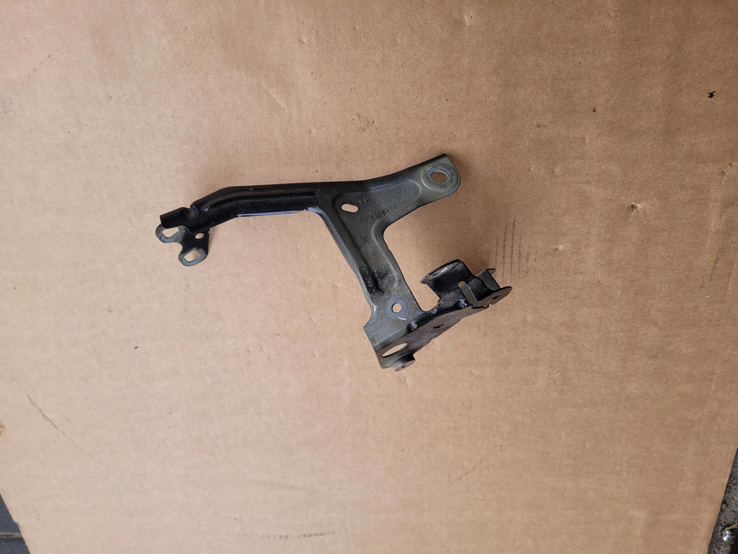 Крепление крыла П BMW 5 G30 G31 7349618