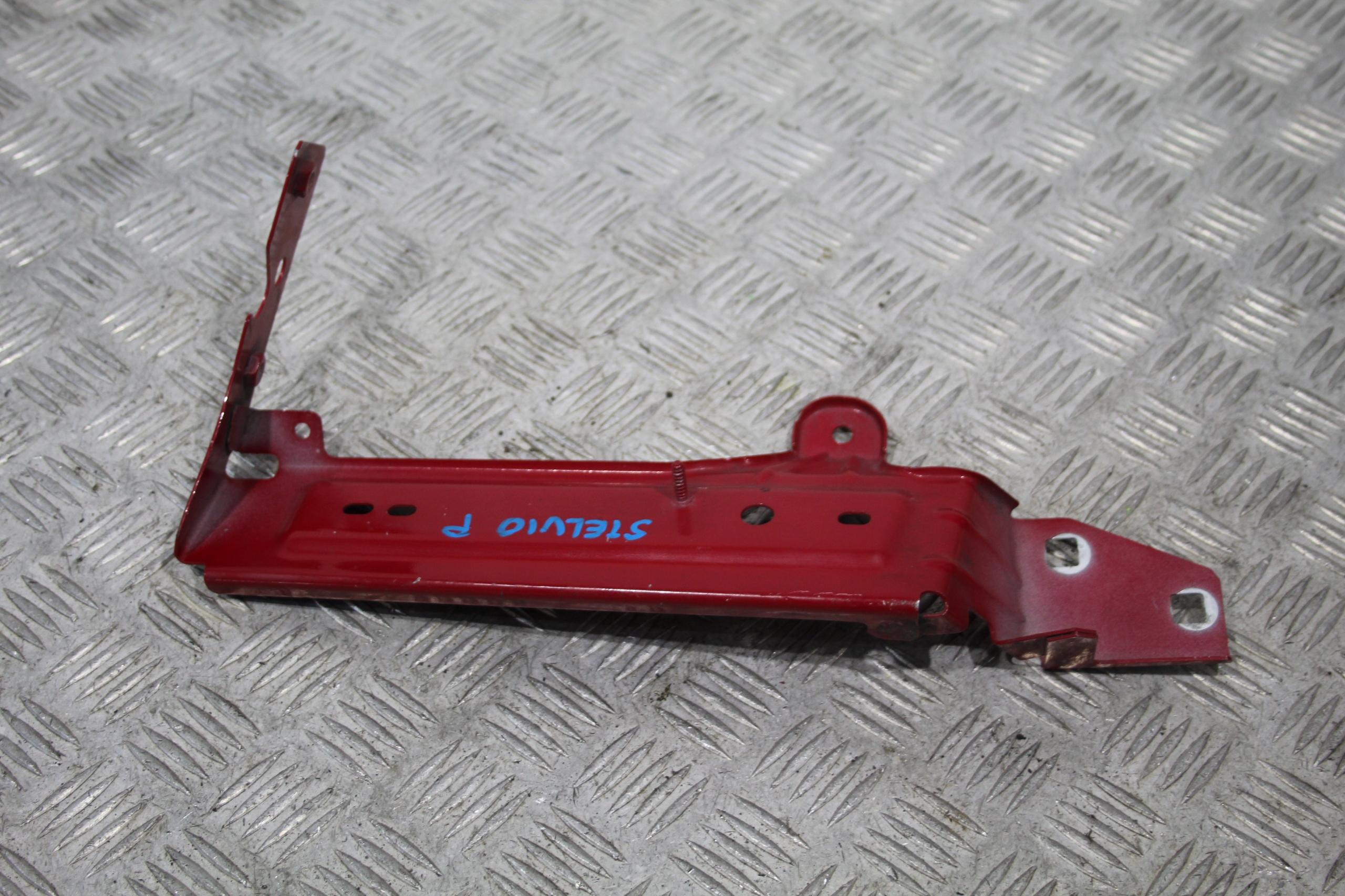 КРІПЛЕННЯ КРИЛА ПРАВЕ STELVIO