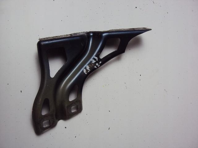 8U0821136 - MUDGUARD кронштейн правый передний AUDI Q3 2012-