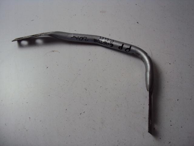 КРІПЛЕННЯ КРИЛА ПРАВИЙ ПЕРЕДНІЙ RENAULT CAPTUR І