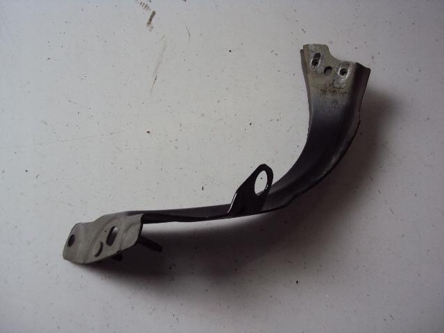 5C5821136 - КРЕПЛЕНИЕ КРЫЛА ПРАВЫЙ ПЕРЕДНИЙ VW BEETLE 5C 10-