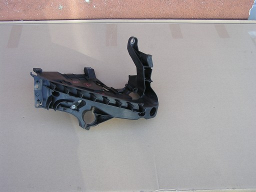 Кріплення лампи AUDI A5 8T0 09R 8t0805608 праве