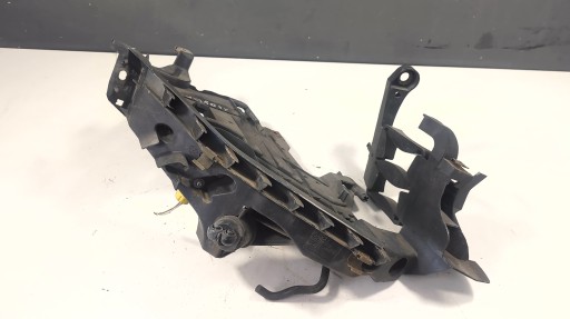 КРІПЛЕННЯ ЛАМПИ ПЕРЕДНЯ ПРАВА 8K0805608A - AUDI A4 B8 07-15