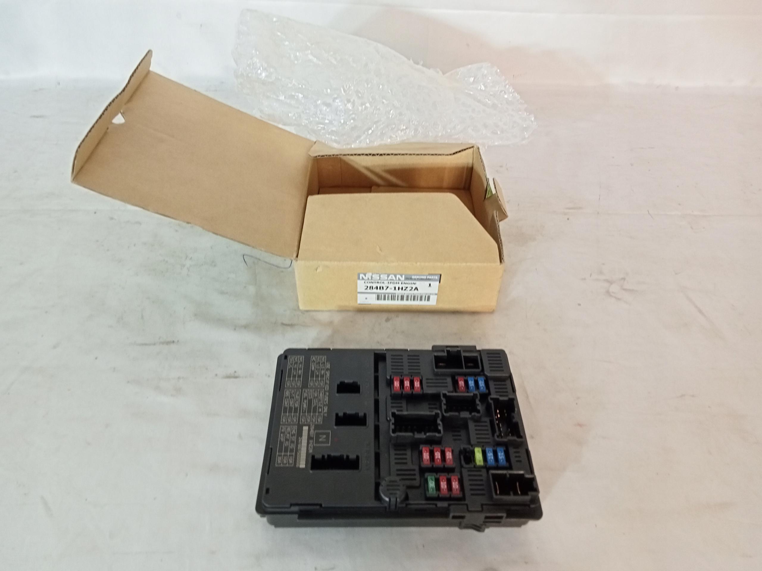 МОДУЛЬ ПРЕДОХРАНИТЕЛЕЙ NISSAN NOTE II 284B71HZ2A