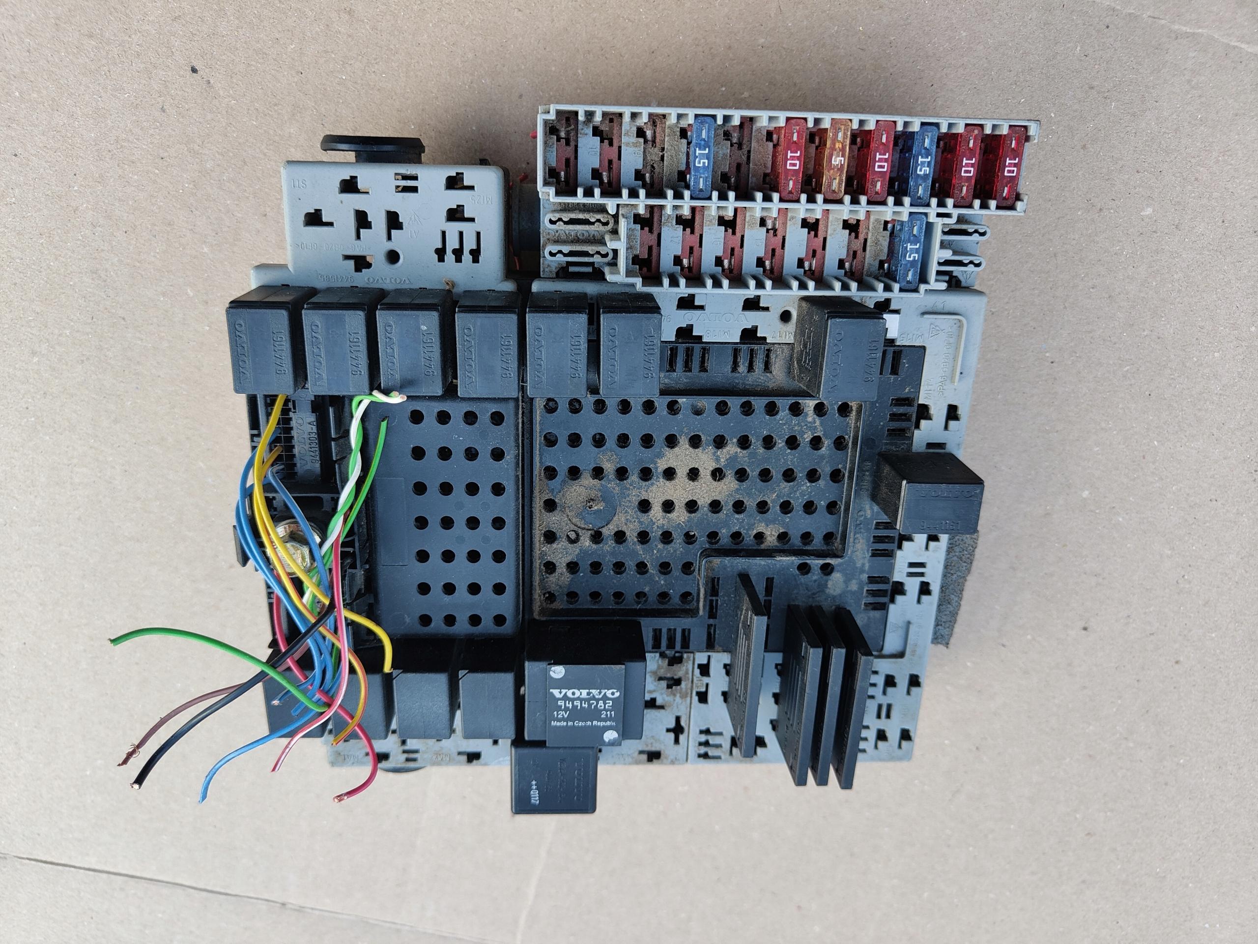 8651548 - Модуль REM BSI блок предохранителей VOLVO S60 2,4