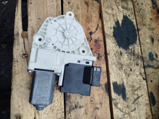 МОДУЛЬ ДВИГАТЕЛЯ ВЕТРОВОГО СТЕКЛА ЛЕВЫЙ ПЕРЕДНИЙ SEAT CORDOBA IBIZA 986031-104