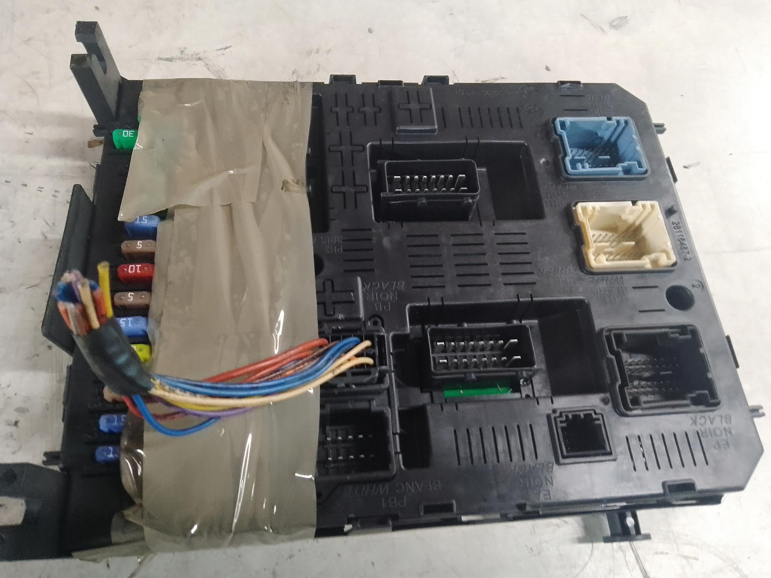 МОДУЛЬ ДРАЙВЕРА BSI PEUGEOT 5008 1.6 966405878002