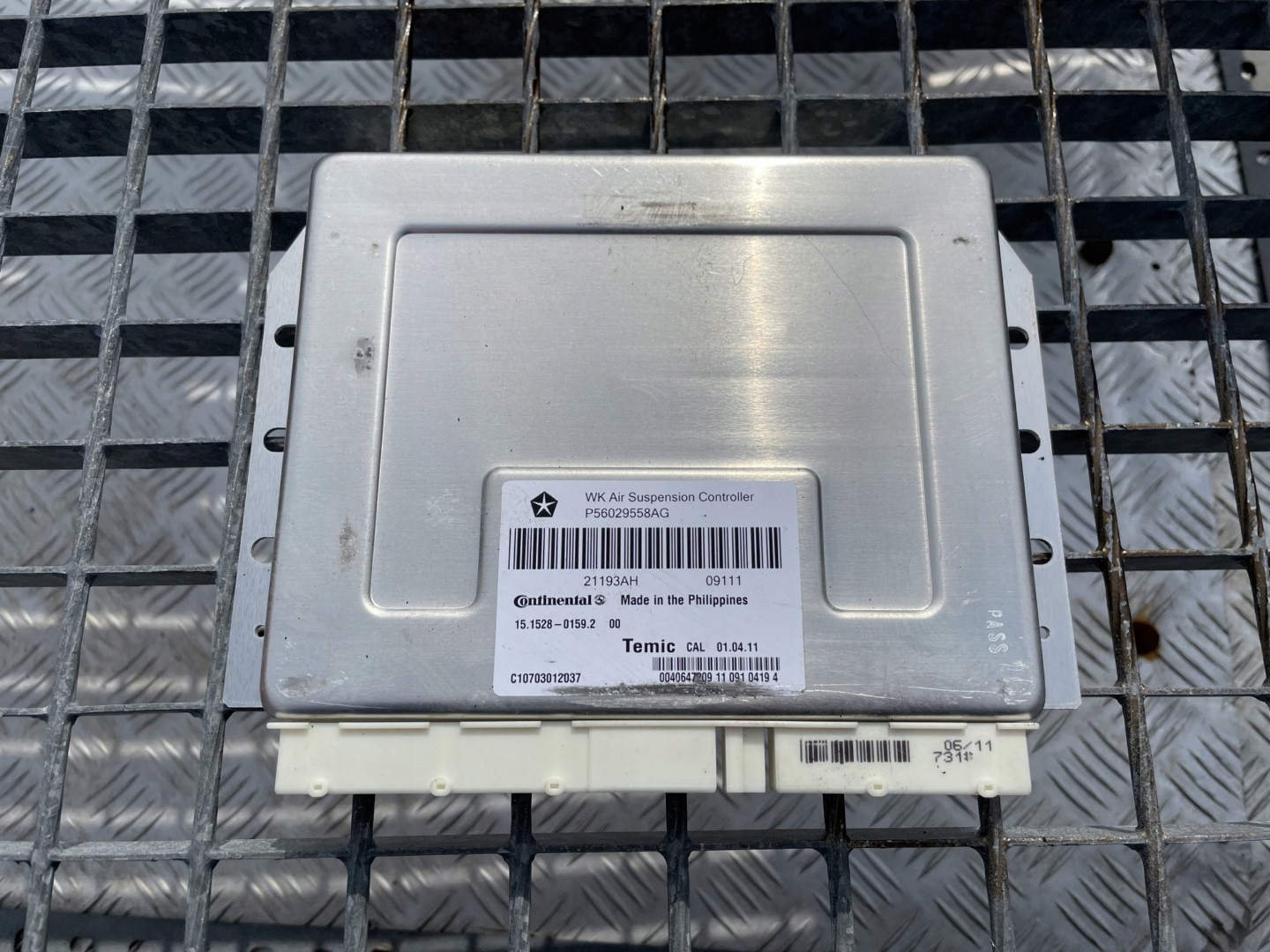 P56029558AG - МОДУЛЬ УПРАВЛЕНИЯ ПОДВЕСКОЙ JEEP CHEROKEE WK2