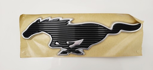 2599353 - ЛОГОТИП-ЭМБЛЕМА ЗАДНЕЙ ДВЕРИ MUSTANG MACH-E