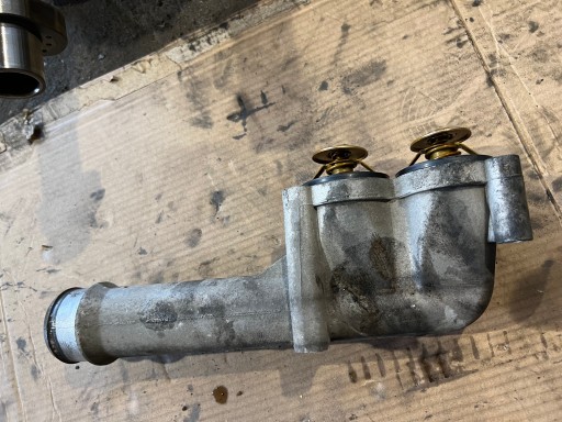 Man TGX TGS Euro VI D26 корпус термостата