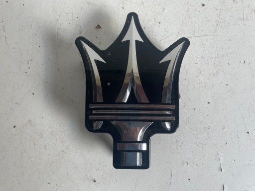 Емблема Maserati Ghibli Quattroporte 670042316