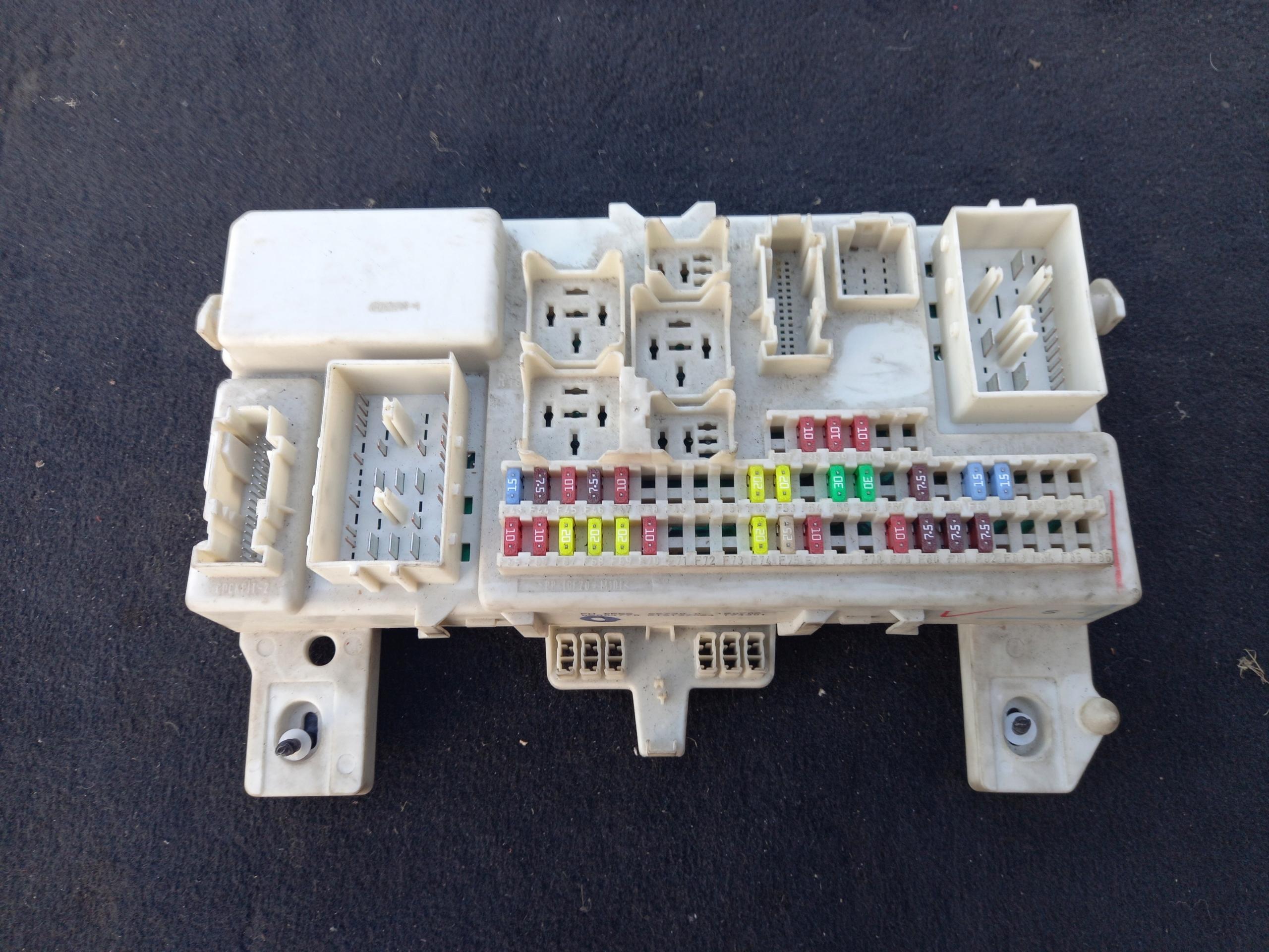 Mazda 3 BK 1.6 CITD модуль BSI BR5S66730D