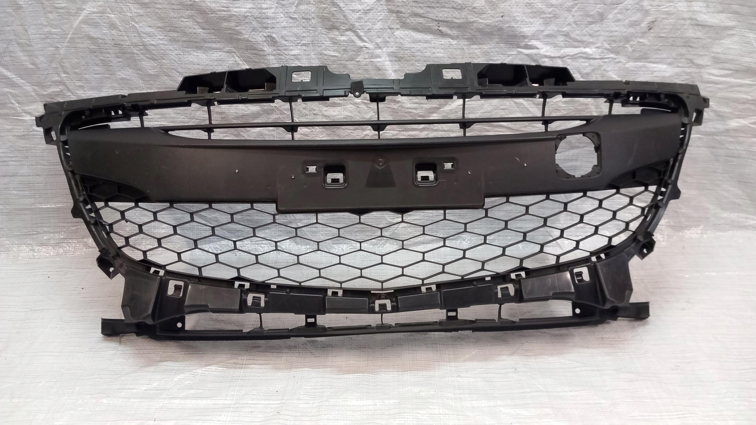 BHE4-501T1 - Mazda 3 III BL lift решетка бампера передняя BYDGOSZC