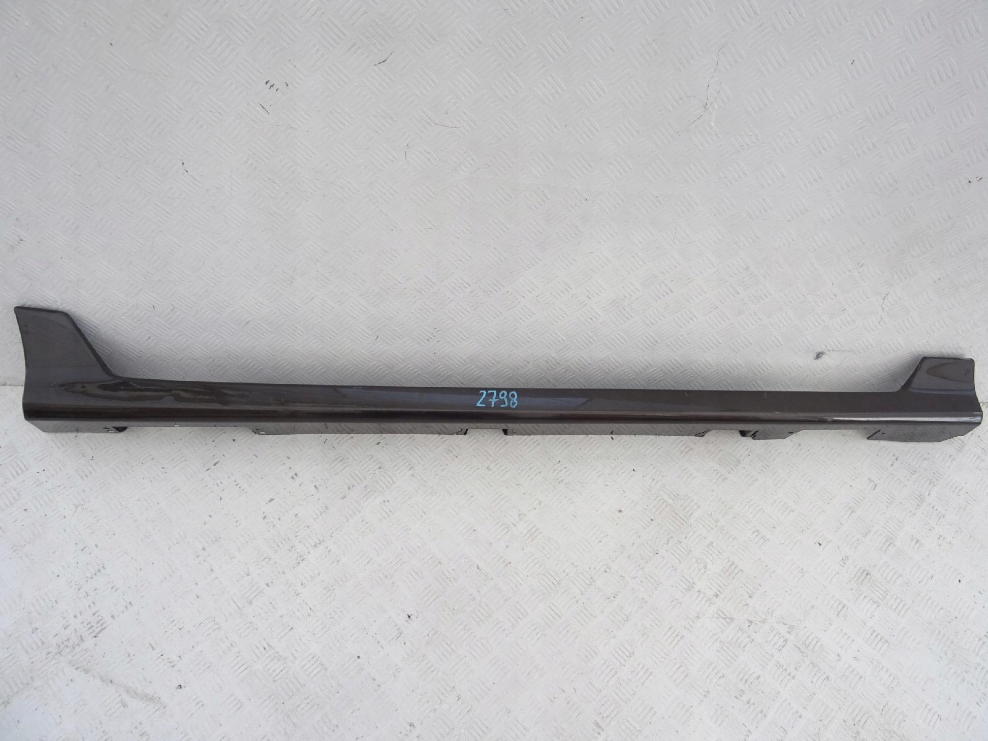 D01g-51p40 - Mazda II 2 Demio SPORT педаль порога правая