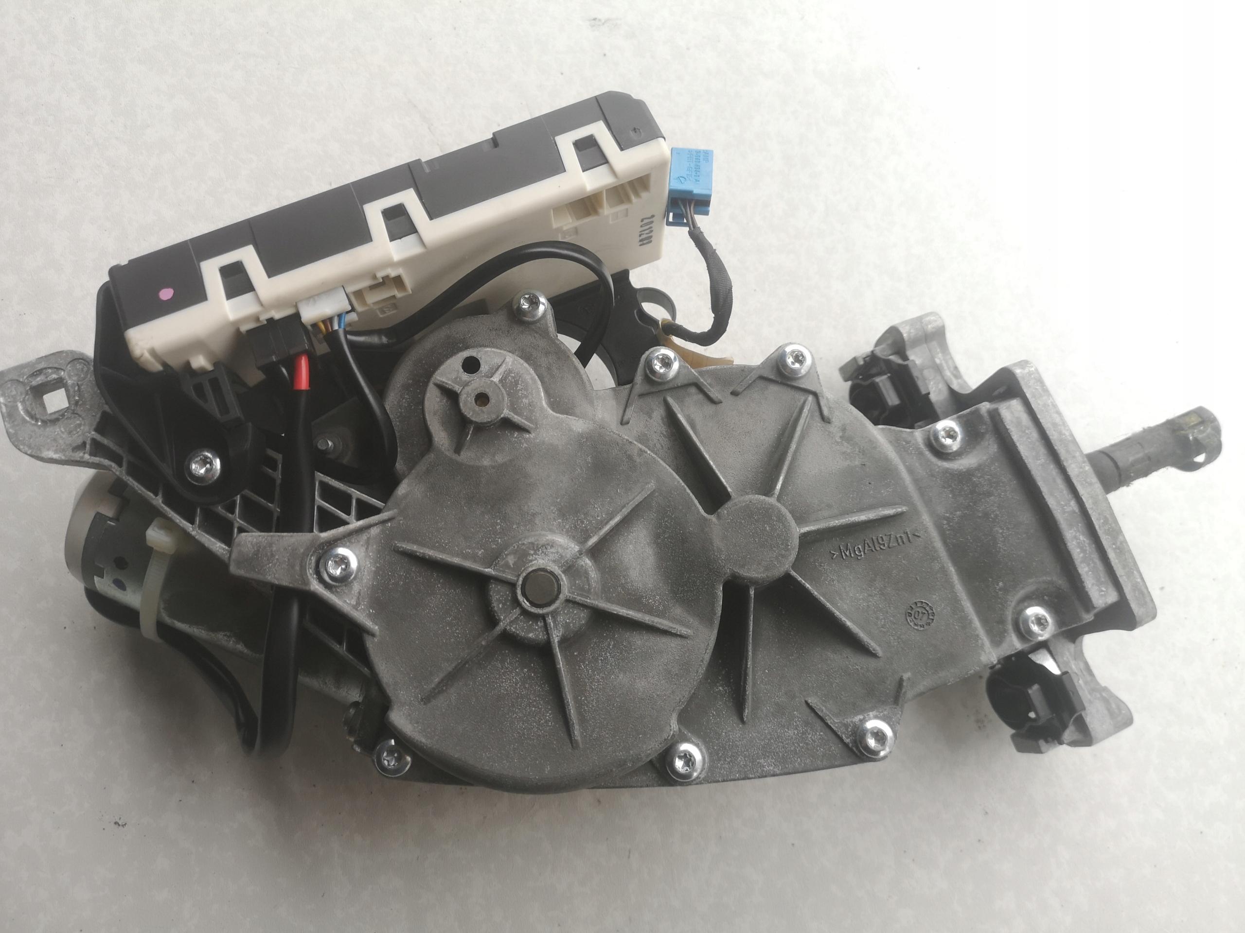 2048202242 2048702826 - Механизм открывания задней крышки Mercedes W204 универсал