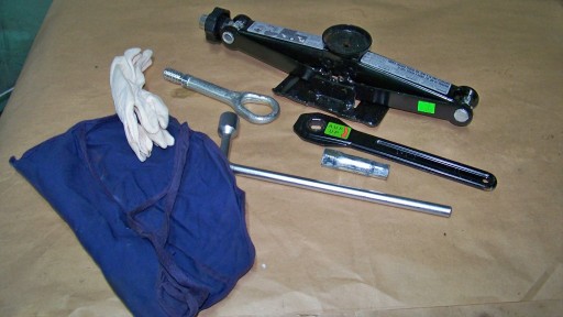 Мерседес A W169 10R домкрат ключ вухо комплект