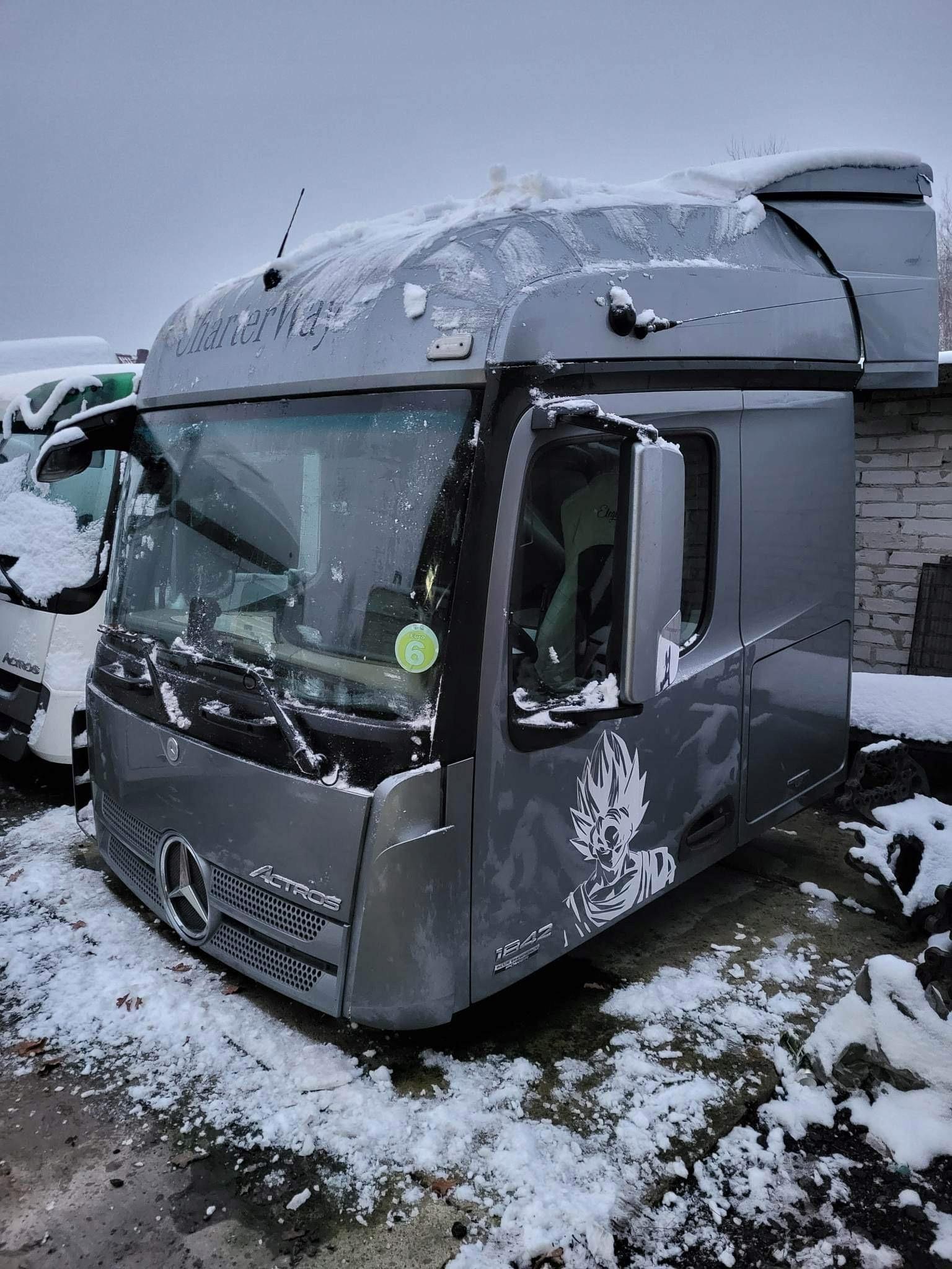 Mercedes Actros MP4 вузька кабіна