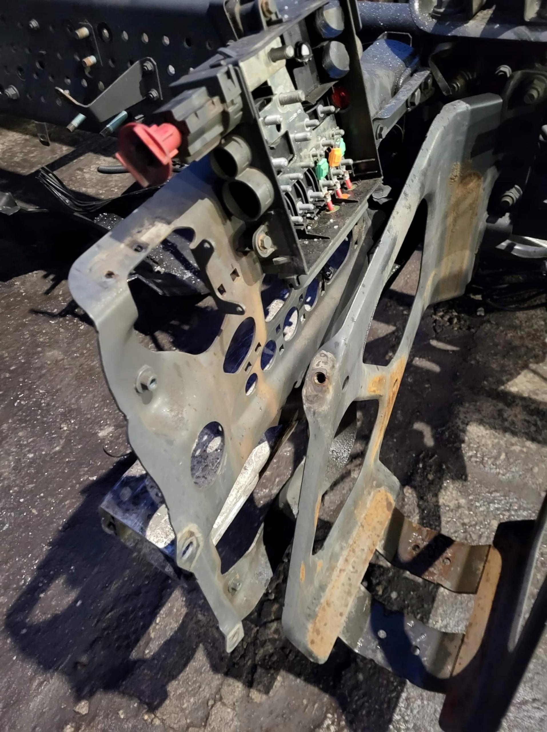 A9605206651 - Mercedes Actros MP4 крепление колесной арки