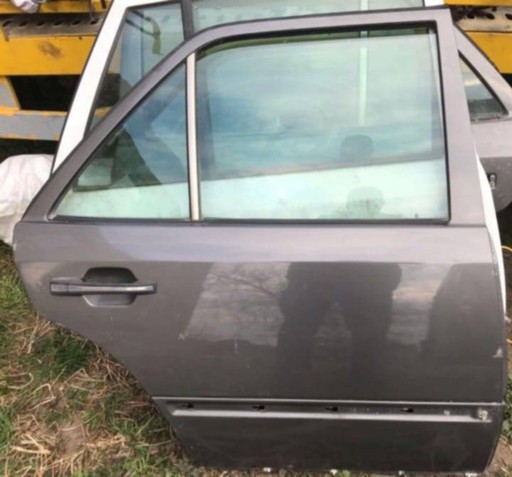 B1P3018 - Mercedes-benz e w124 1990 задняя дверь