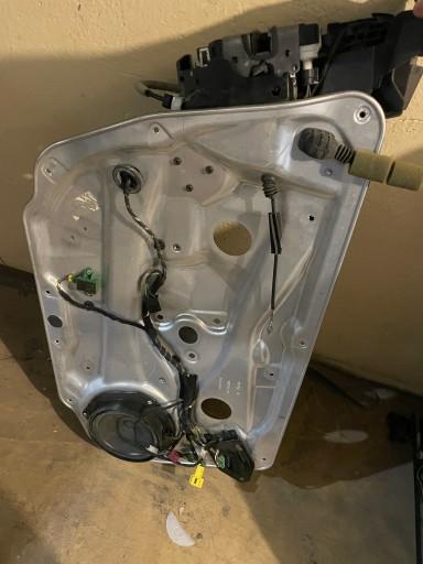 Механізм підйому скла лівих дверей Mercedes-Benz W212 OE 981692-105