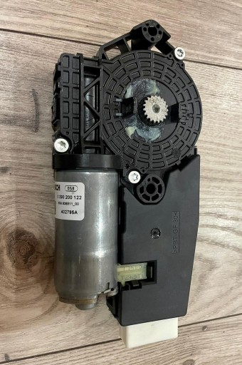 A2059001024 0390200122 - Mercedes C-Class W205 E-Class W213 двигун люка